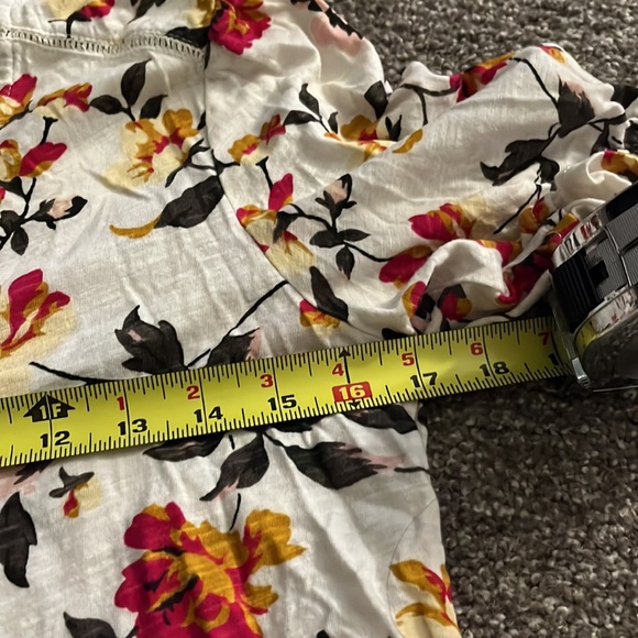 Lucky Top with Colorful Flowers - Picture 7 of 9